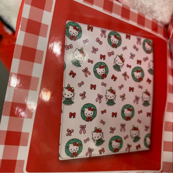 New Hello Kitty Christmas Wreath & Tree Dress Plush 60" x 70" Throw Blanket - Picture 9 of 9